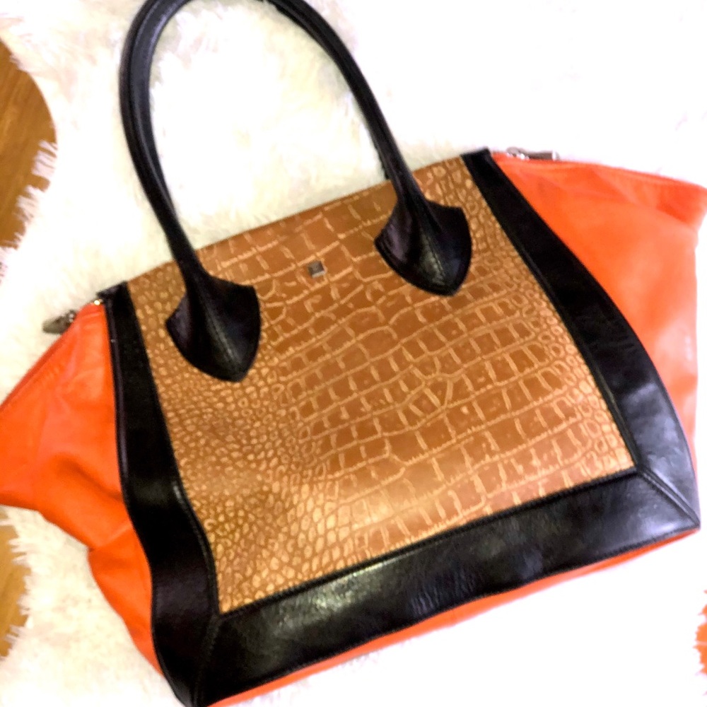 POUR LA VICTORY LEATHER HANDBAG!! - Picture 4 of 8